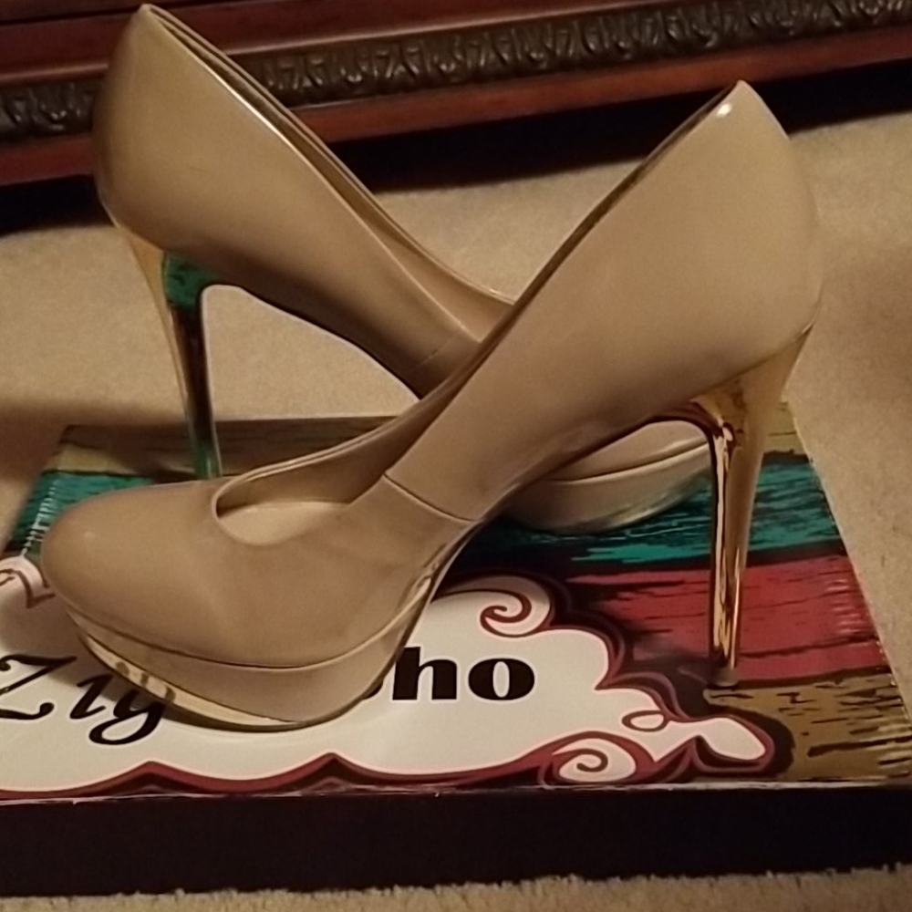 Heels - Picture 3 of 5